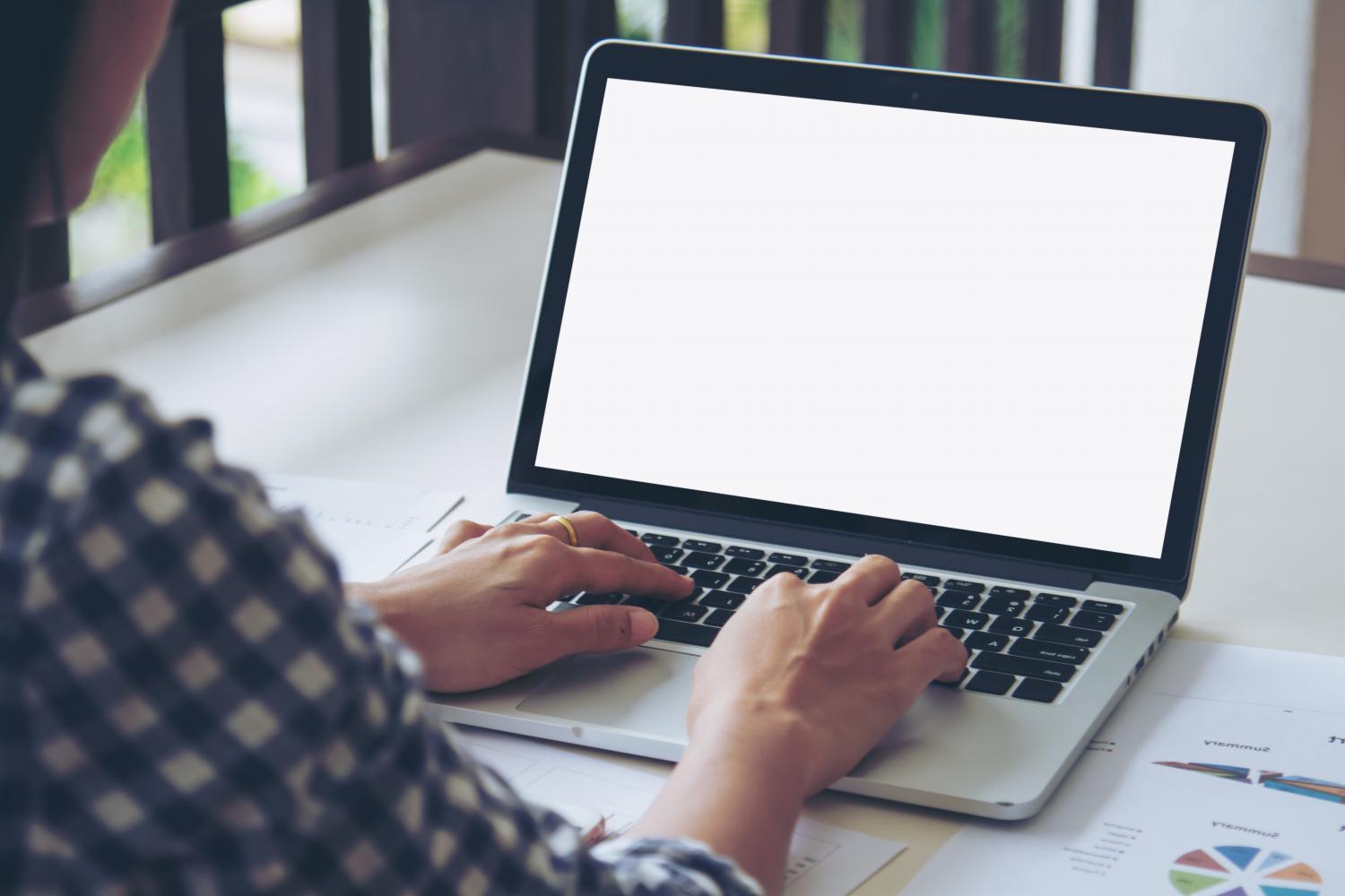 Adolescentes não sabem buscar conhecimento na internet, diz pesquisa