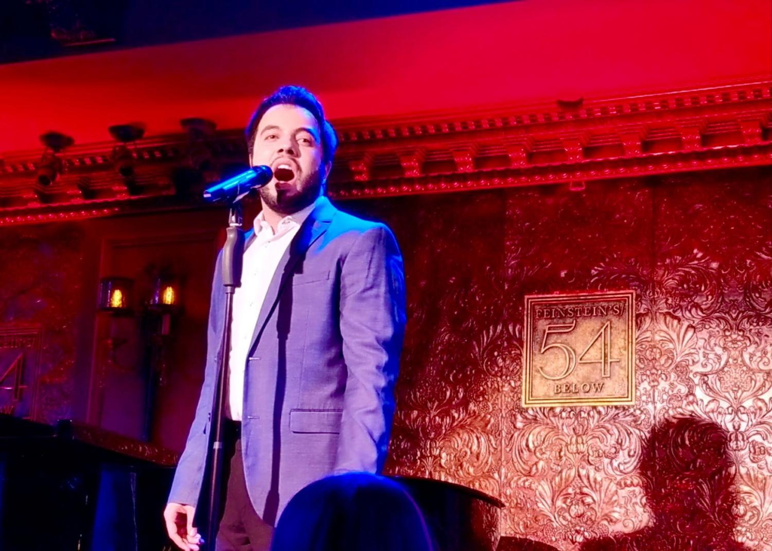 Brasileiro Pedro Coppeti, cantor, ator de musicais e vocal coach, destaca-se em Nova York