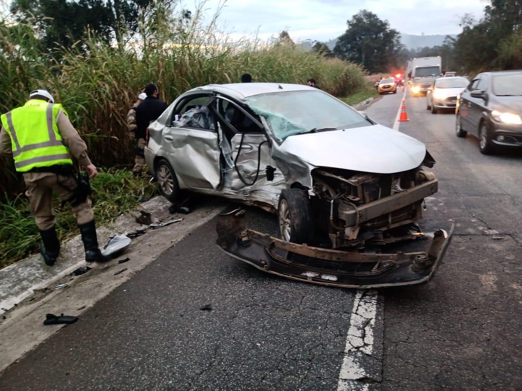 Colisão entre veiculos  na BR 265 deixa uma vítima ferida