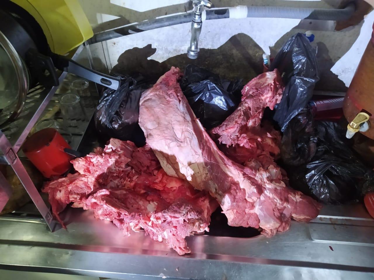 Dono de bar é preso após roubar e matar vaca para vender a carne