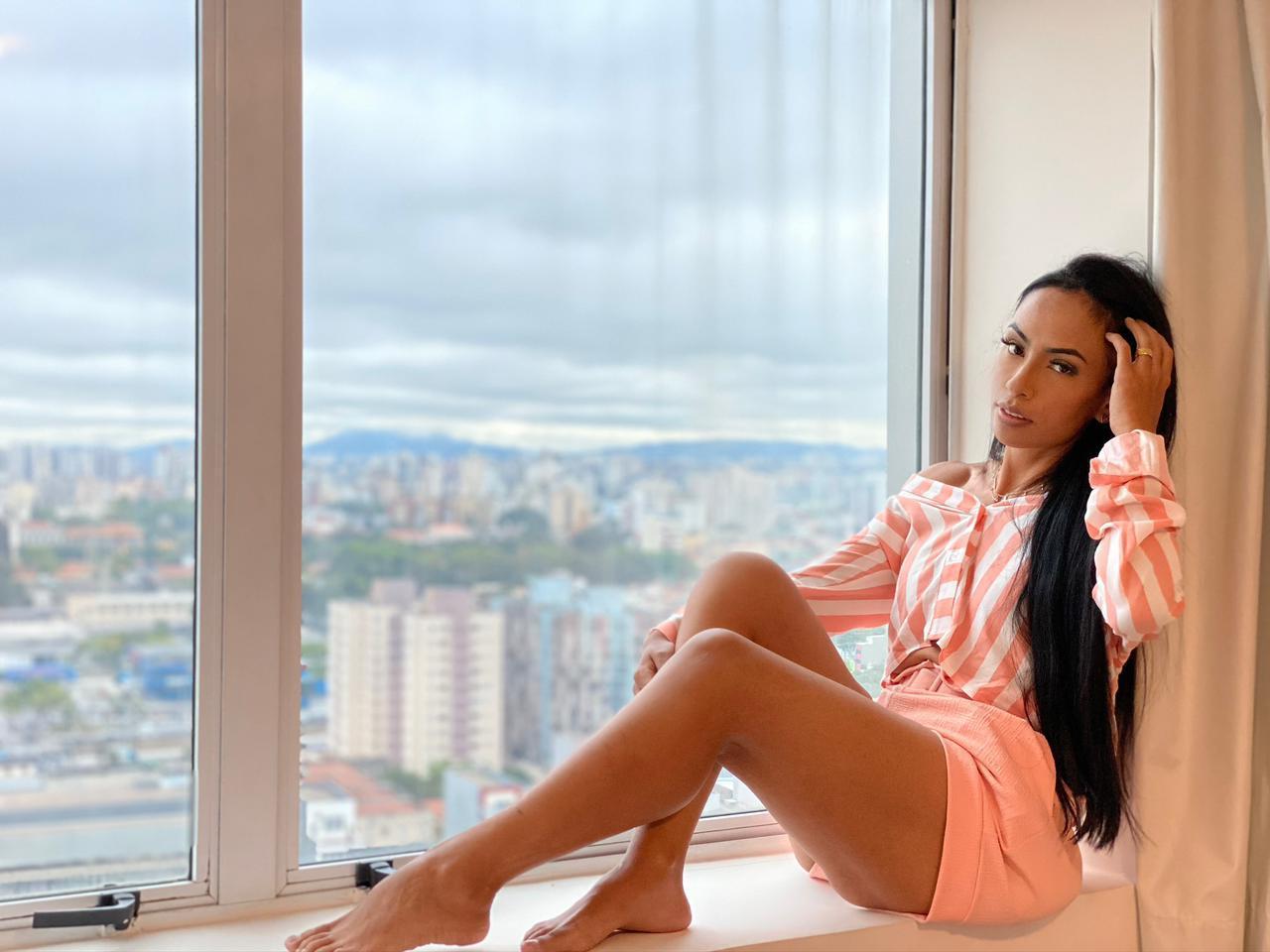 Influencer com maior canal de divulgações do Brás, Tyane Benetti comenta sobre o marketing digital
