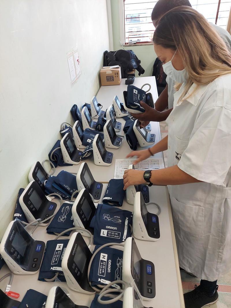 Verificação de medidores de pressão é fundamental para saúde dos pacientes