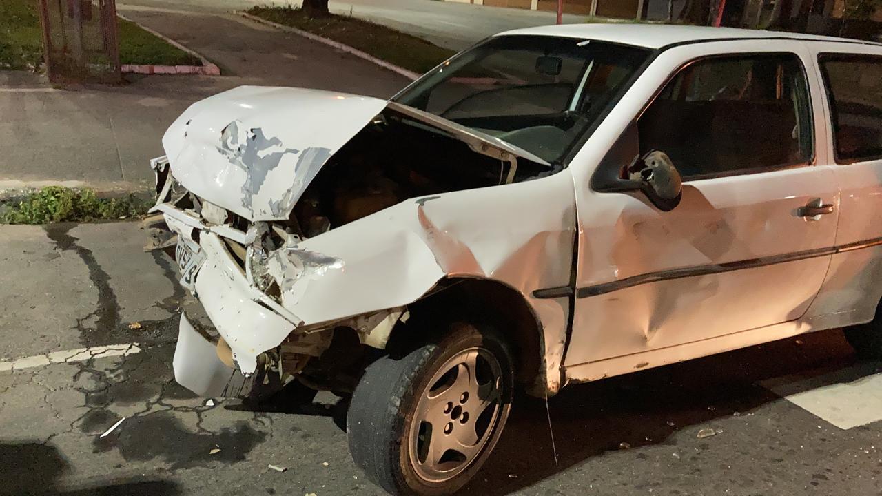 Acidente acontece na Avenida Brasil