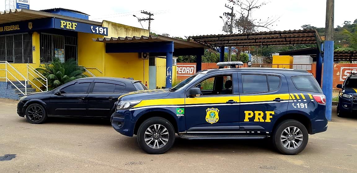 Polícia Rodoviária Federal localiza veículo roubado em Muriaé