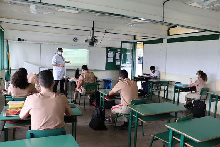 Aulas presenciais retornam no Colégio Militar