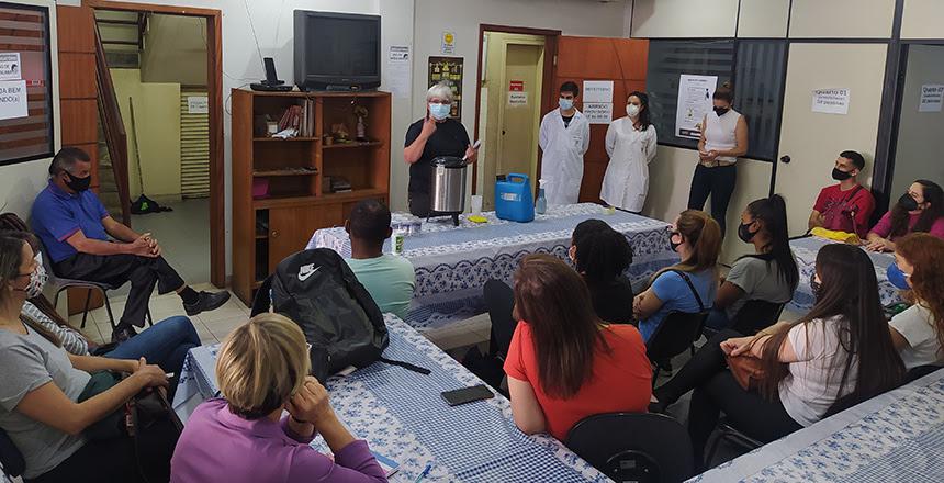 Canil Municipal realiza palestra sobre “pet friendly” no Abrigo Emergencial da Emcasa