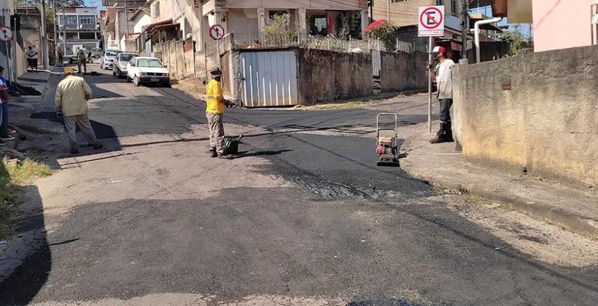 Empav realiza recapeamento asfáltico no bairro Vale do Ipê