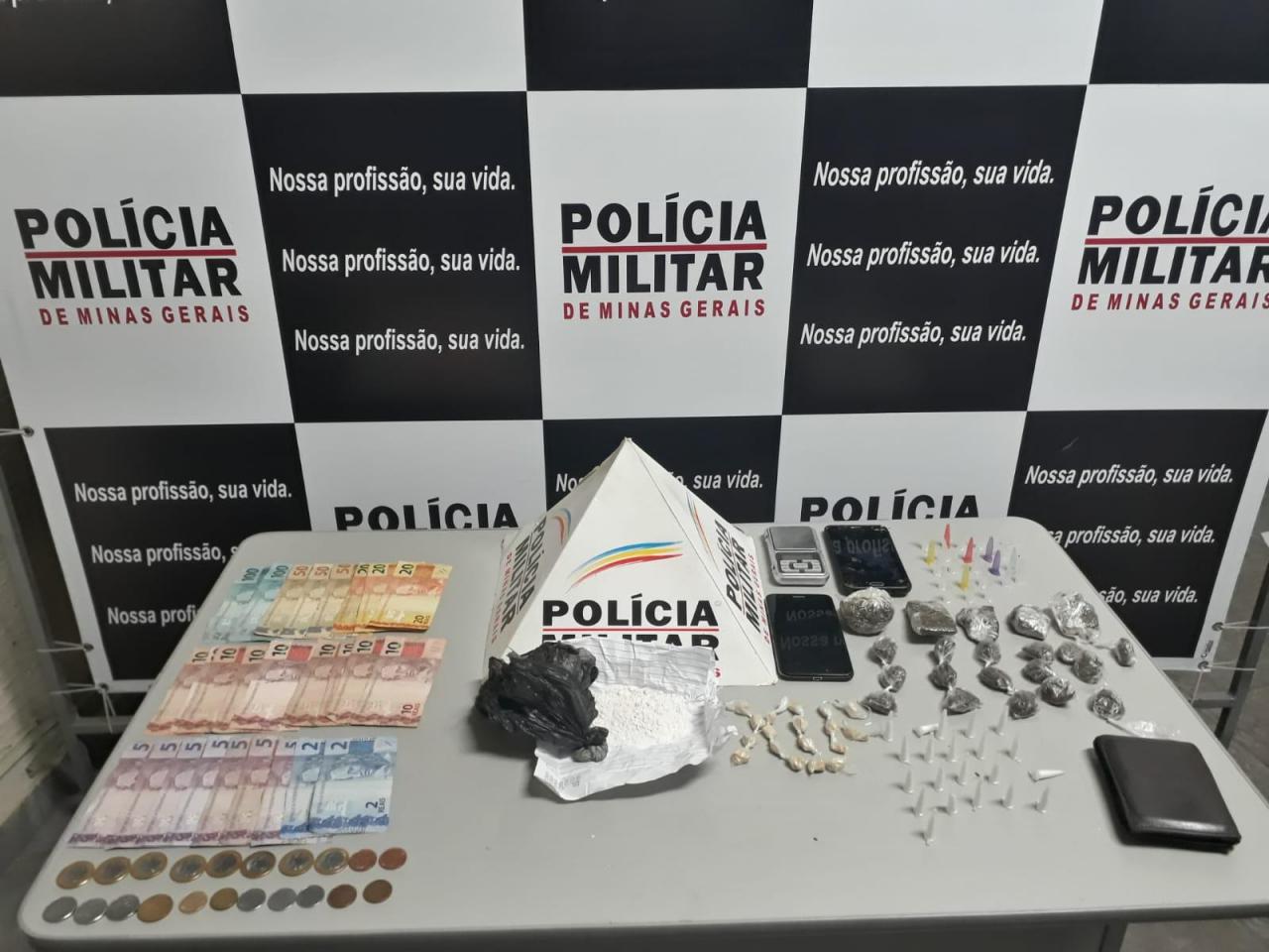 Jovem é preso por esquema de tráfico de drogas em Itamarati de Minas