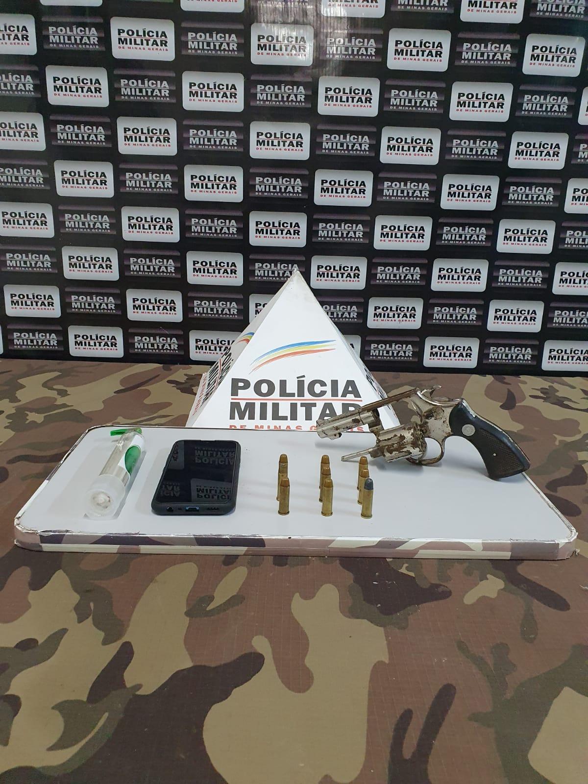 PM prende suspeito por porte ilegal de arma em baile festa clandestina