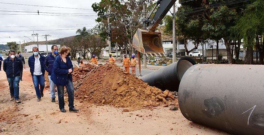 Prefeita visita obras da quarta adutora com vida útil estimada em 70 anos