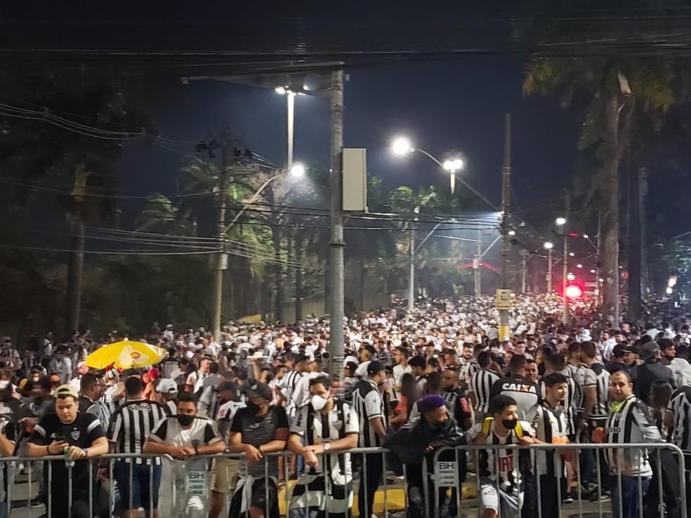 Prefeitura de Belo Horizonte proíbe torcida nos estádios da capital
