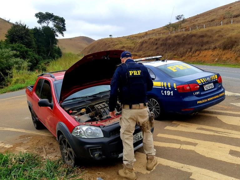 PRF apreende veículo clonado na BR 267