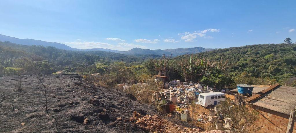 Três grandes incêndios ocorrem simultaneamente na cidade de Congonhas