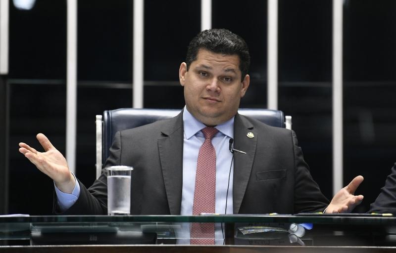 Alcolumbre constrange o Senado, atrapalha o STF e julgamentos ao tentar punir Bolsonaro por ter tirado emendas de sua mão