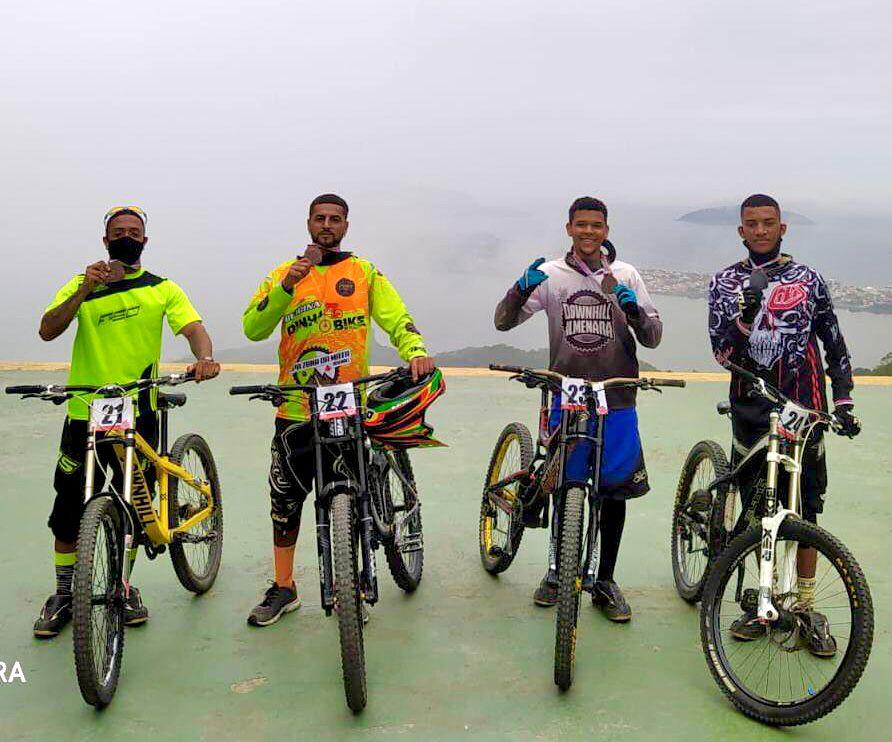 Atletas matieses conquistam medalhas no Circuito Carioca de Downhill