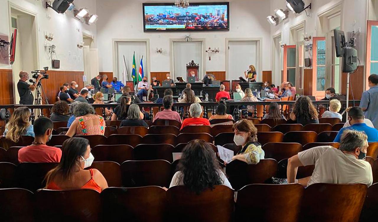 Câmara promove Audiência Pública e Mensagem para a revogação do artigo 9º é apresentada