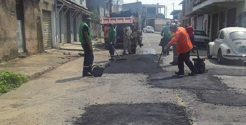 Empav atua nos serviços de recomposição asfáltica no bairro Parque Guarani