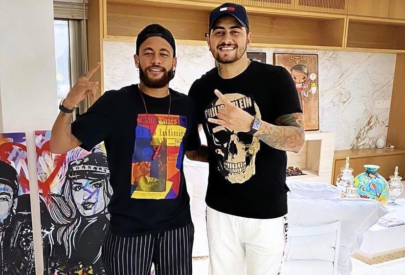 Tatuador das celebridades Hctor Valentim indica aplicativos para testar a próxima tatuagem