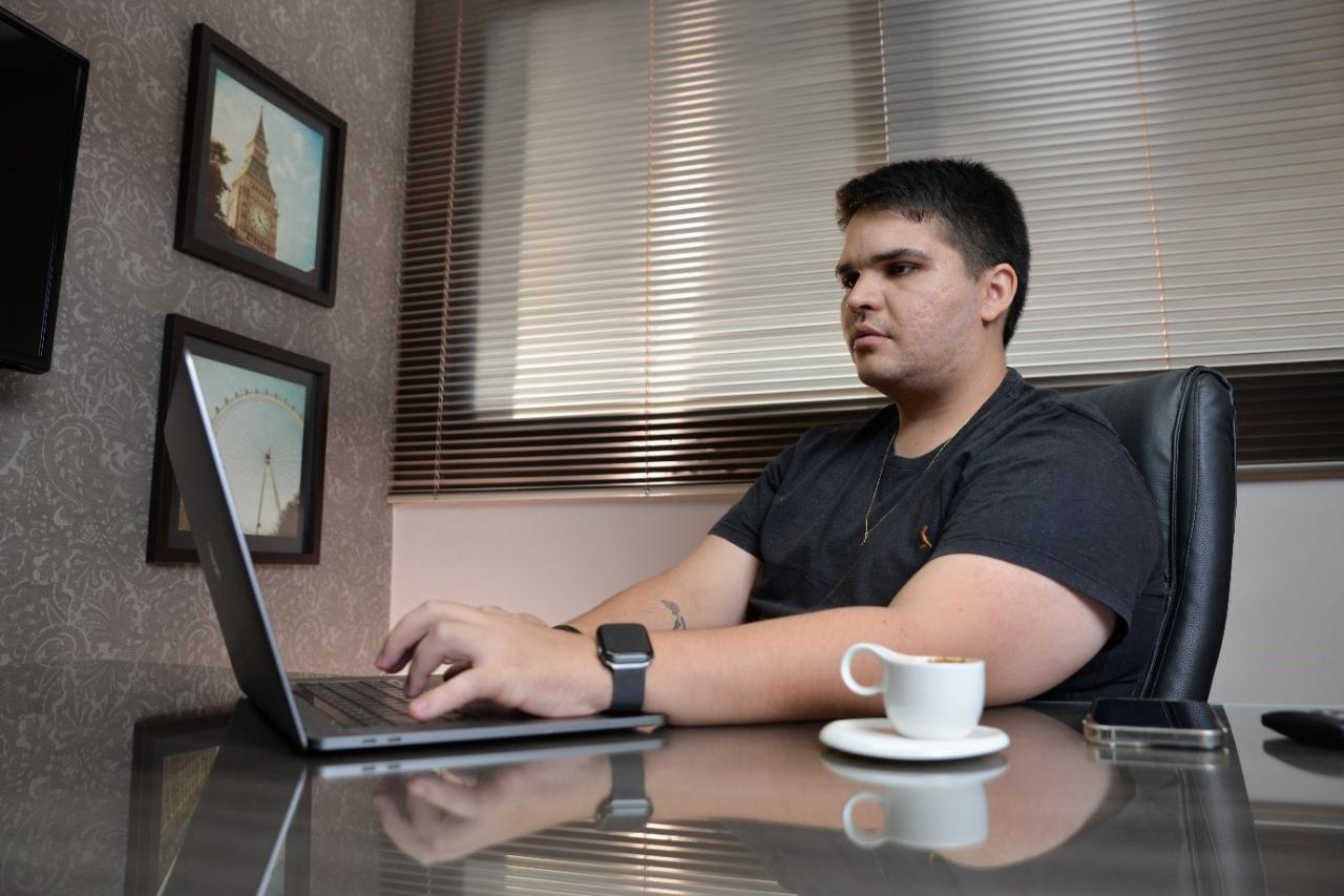 Vai transferir dinheiro ou realizar pagamentos pela internet? Especialista em software Lucas Pereira alerta
