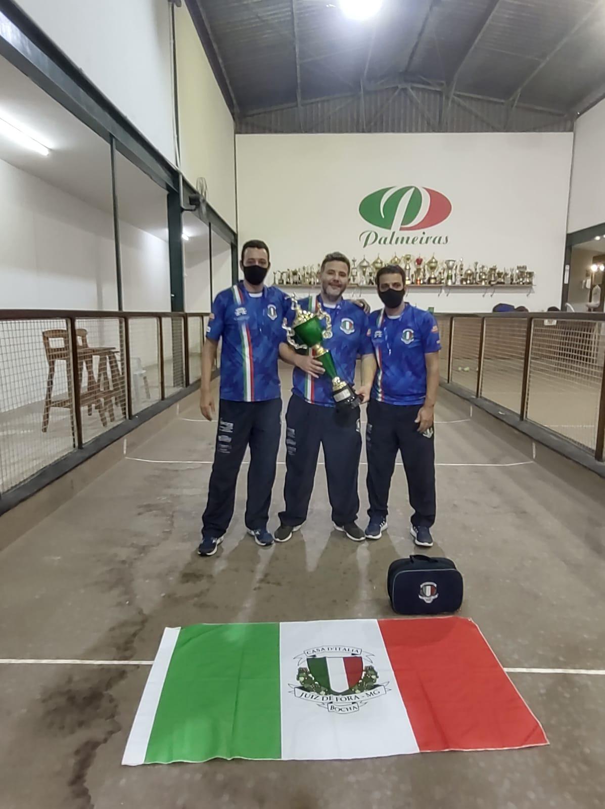 Atletas da Bocha Casa  D'italia JF são vice-campeões mineiros de trios