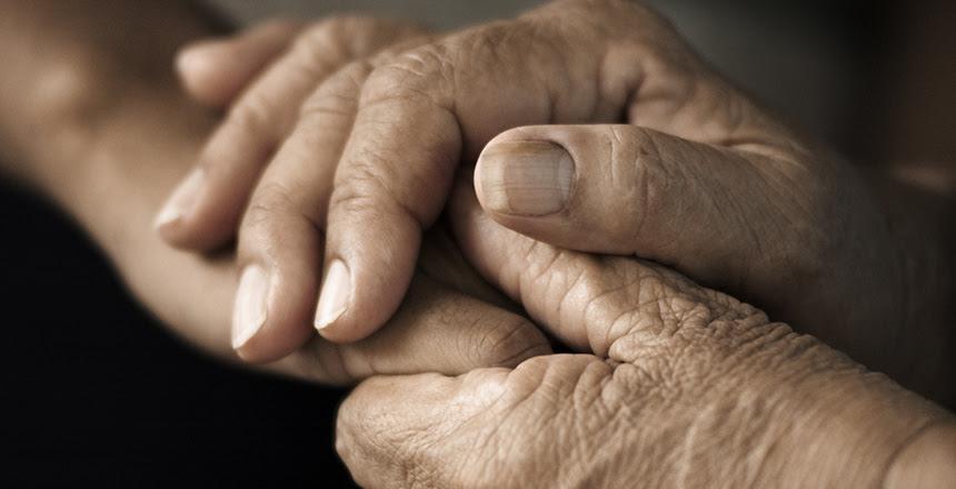 Creas oferecem capacitação para profissionais de atendimento à pessoa idosa