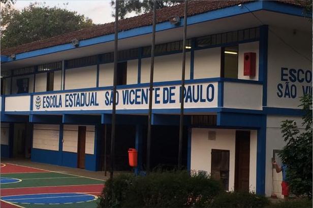 Duas escolas estaduais de JF suspendem aulas após casos de Covid-19