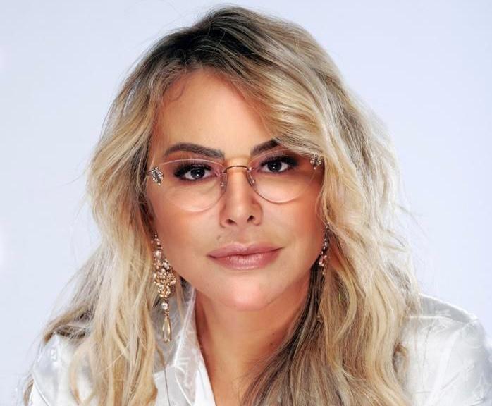 Elainne Ourives aponta que o cancelamento pode ser herança genética da história da humanidade, pautada em guerras