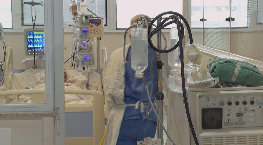 Entre os hospitalizados por Covid, 90% não tomaram duas doses da vacina