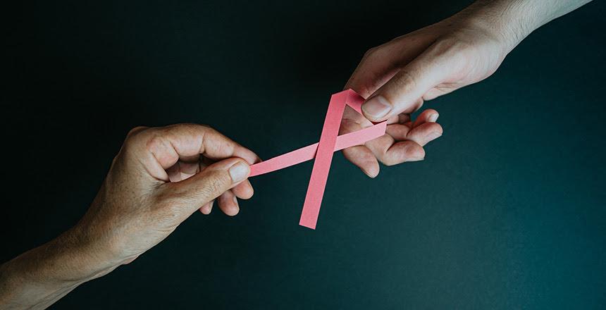 Farmácia Central realiza ação educativa integrada ao Outubro Rosa