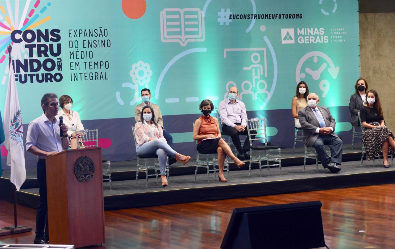 Governo de Minas anuncia a maior expansão do Ensino Médio em Tempo Integral da história do estado