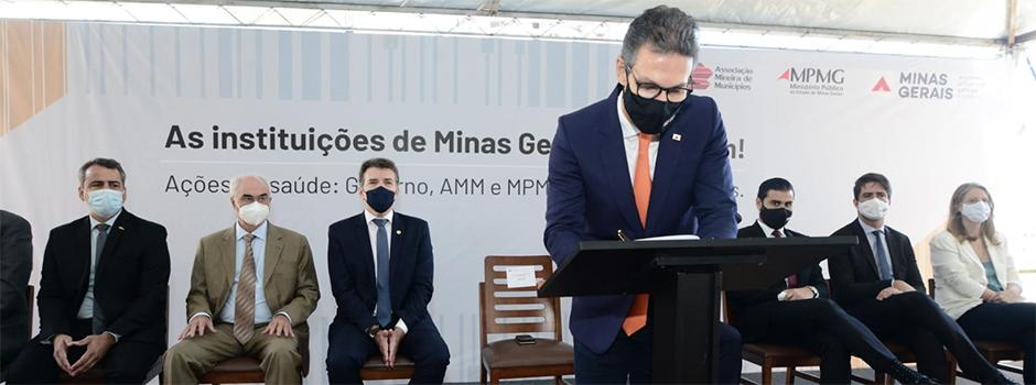 Governo de Minas assina acordo com a AMM para pagamento de dívidas da saúde