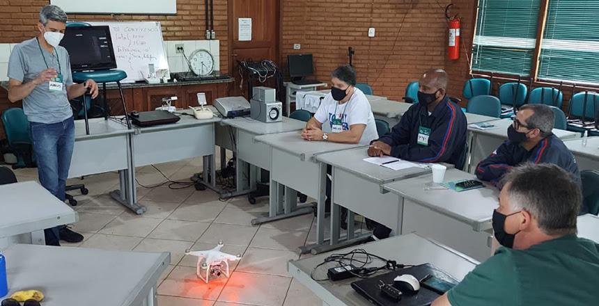 Guarda Municipal recebe treinamento para operação de drones