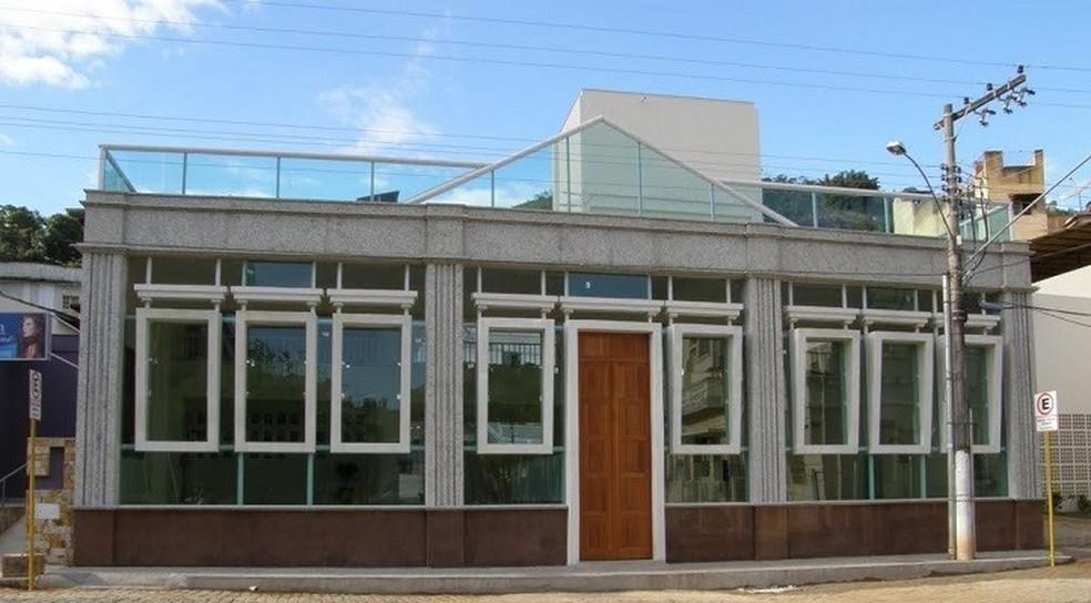 Sede da Prefeitura de Carangola (Foto de arquivo) — Foto: Prefeitura/Divulgação