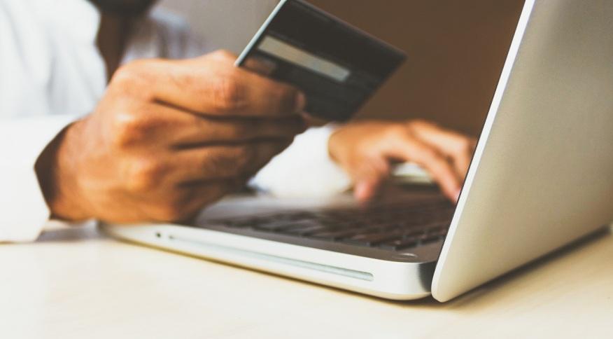 Magalu, Via, Americanas: entenda por que ações de e-commerce caíram mais de 40%