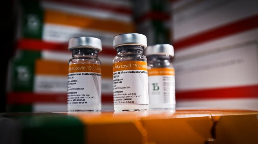 OMS recomenda 3ª dose da Coronavac para pessoas acima de 60 anos