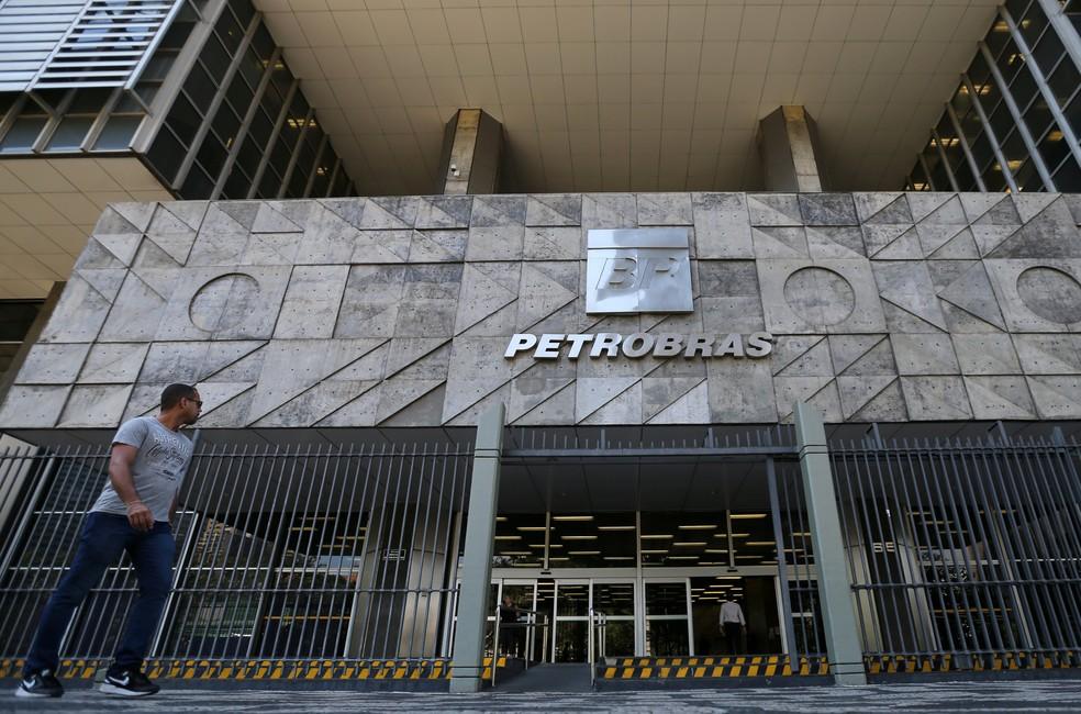 Petrobras reverte prejuízo e tem lucro de R$ 31,1 bilhões no terceiro trimestre