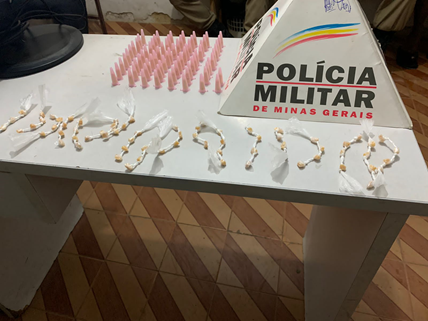 Polícia Militar apreende drogas em Ubá