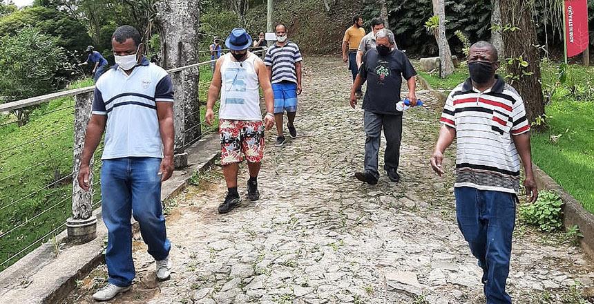 População em situação de rua visita Jardim Botânico da UFJF