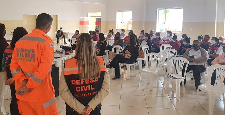 Servidoras da Defesa Civil ministram palestra em workshop
