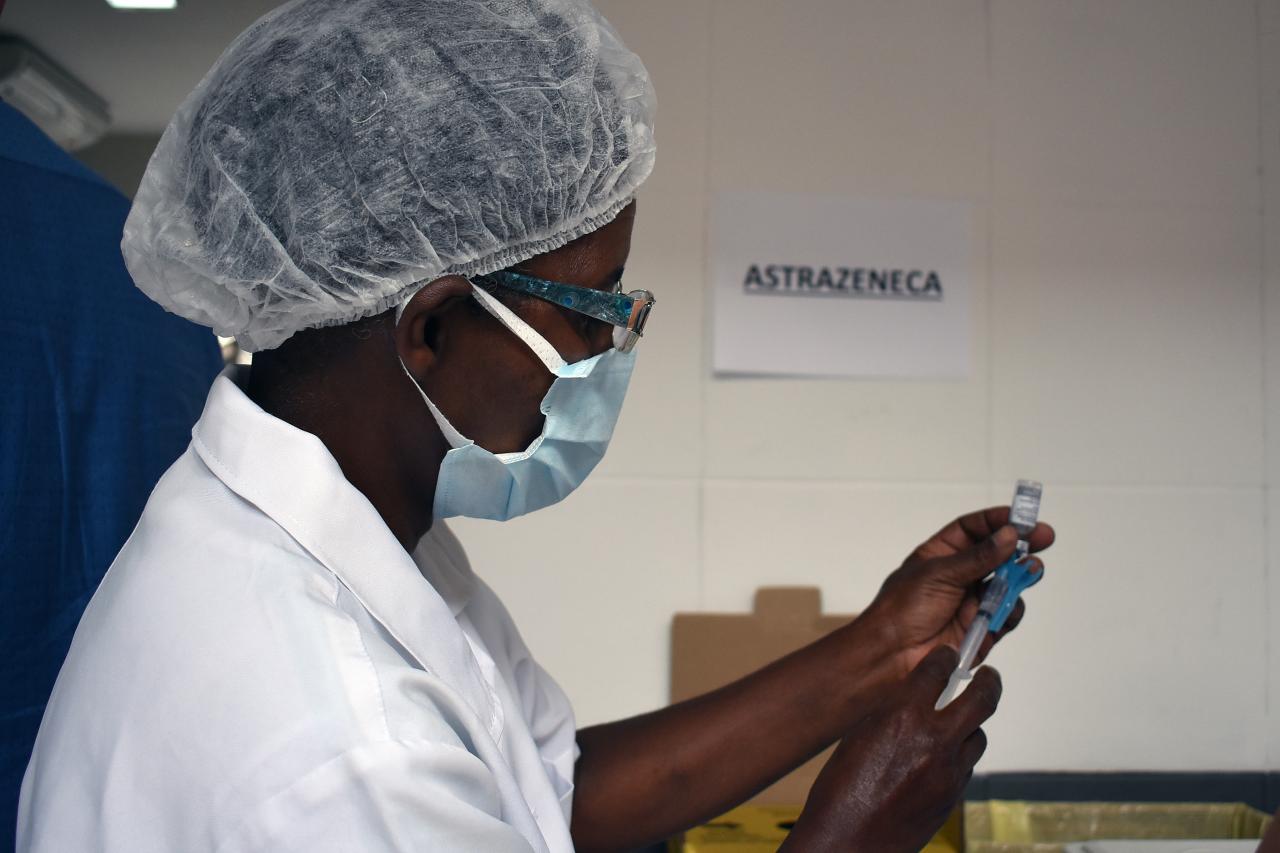 Vacinação contra Covid-19 tem avanço nas segundas doses de AstraZeneca nesta terça, 26