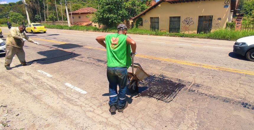 Empav realiza operação tapa-buracos na Avenida Juiz de Fora