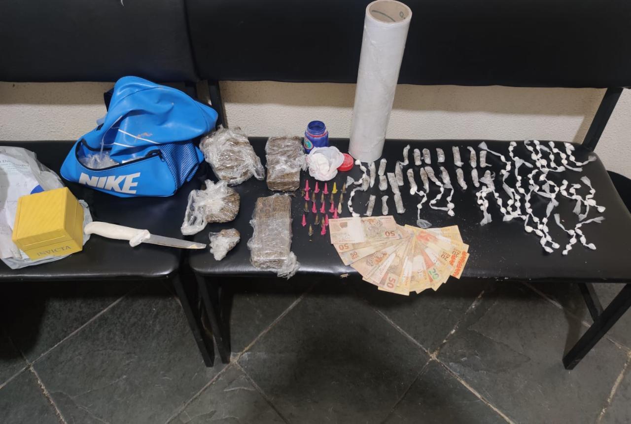 Jovem é preso por tráfico de drogas em Leopoldina
