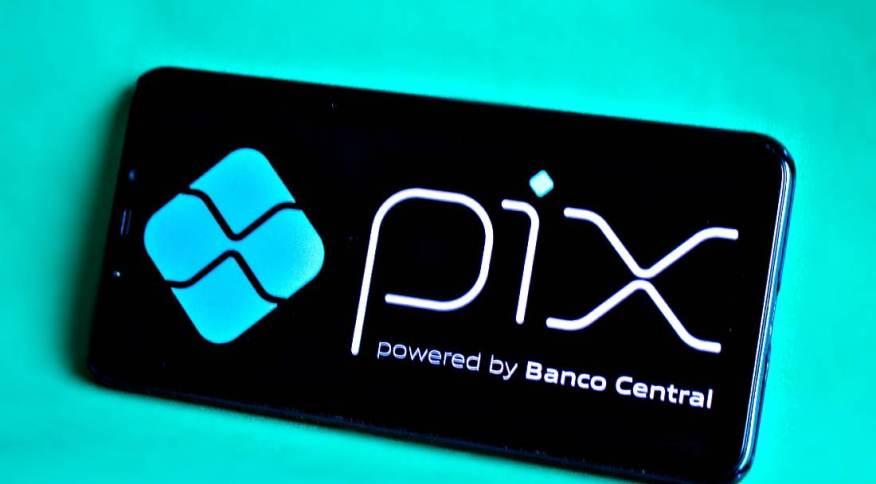 Pix faz 1 ano: veja a evolução do sistema de pagamento instantâneo