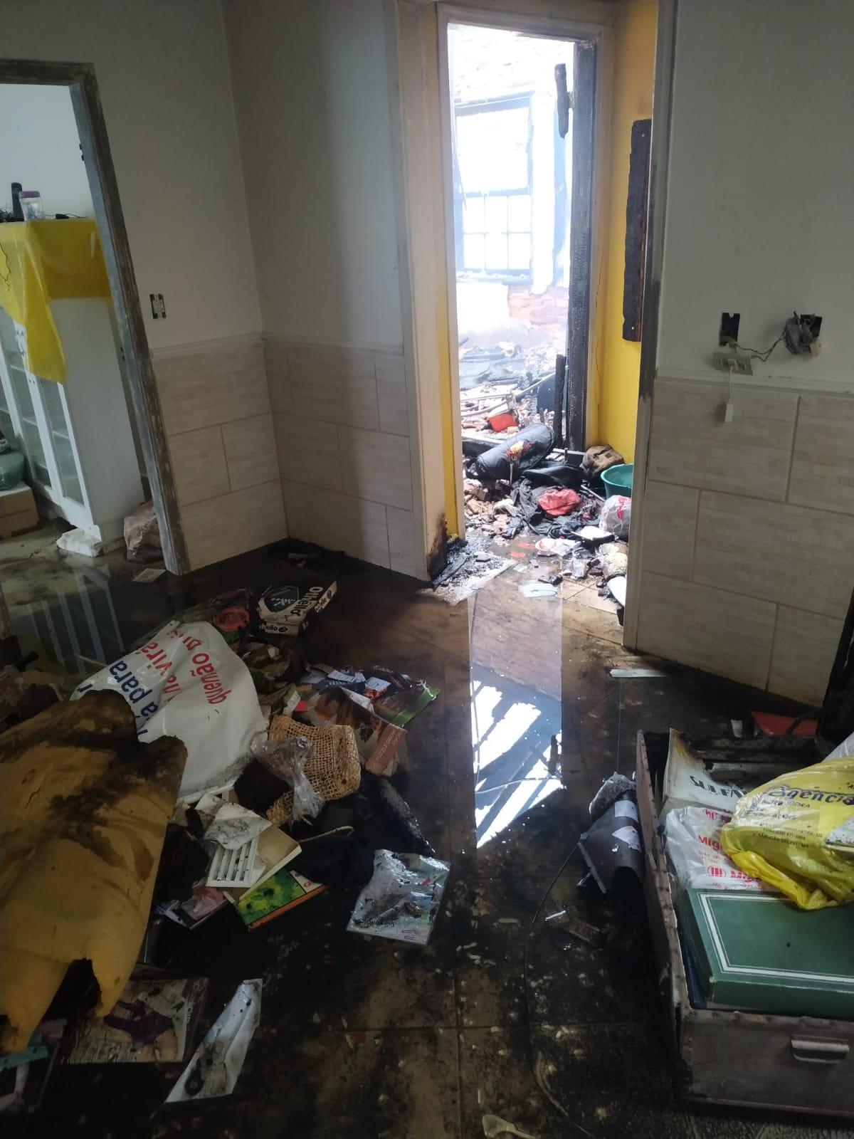 Residência próxima ao Centro Histórico de São João del Rei pega fogo