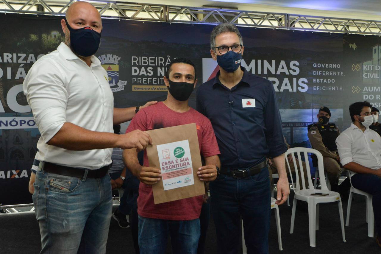 Estado anuncia recursos para a Saúde e entrega kits da Defesa Civil em Ribeirão das Neves