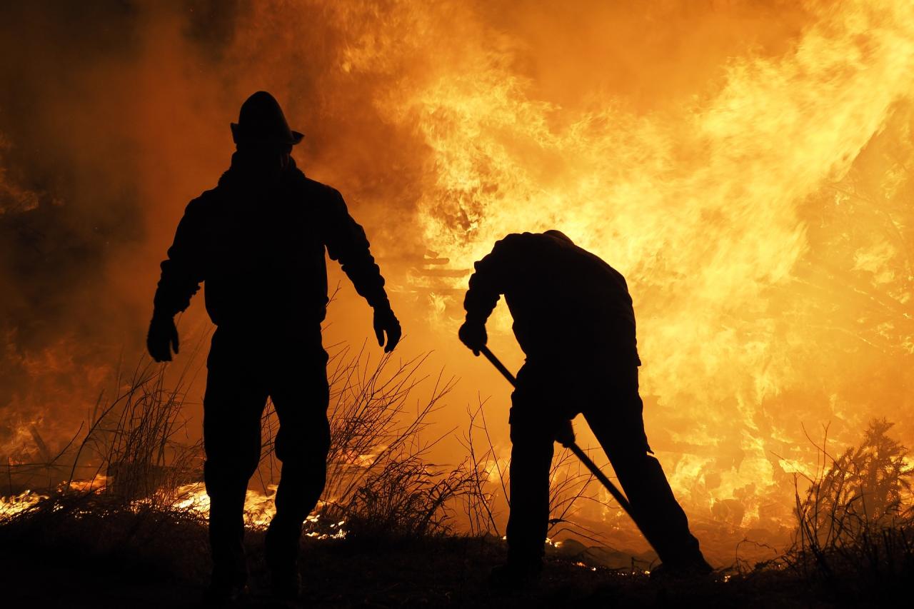 Incêndio mata três pessoas em Rio Pomba
