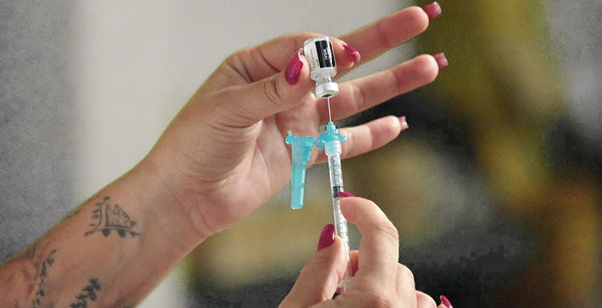 Minas recebe doses da vacina Astrazeneca nesta sexta-feira, 17