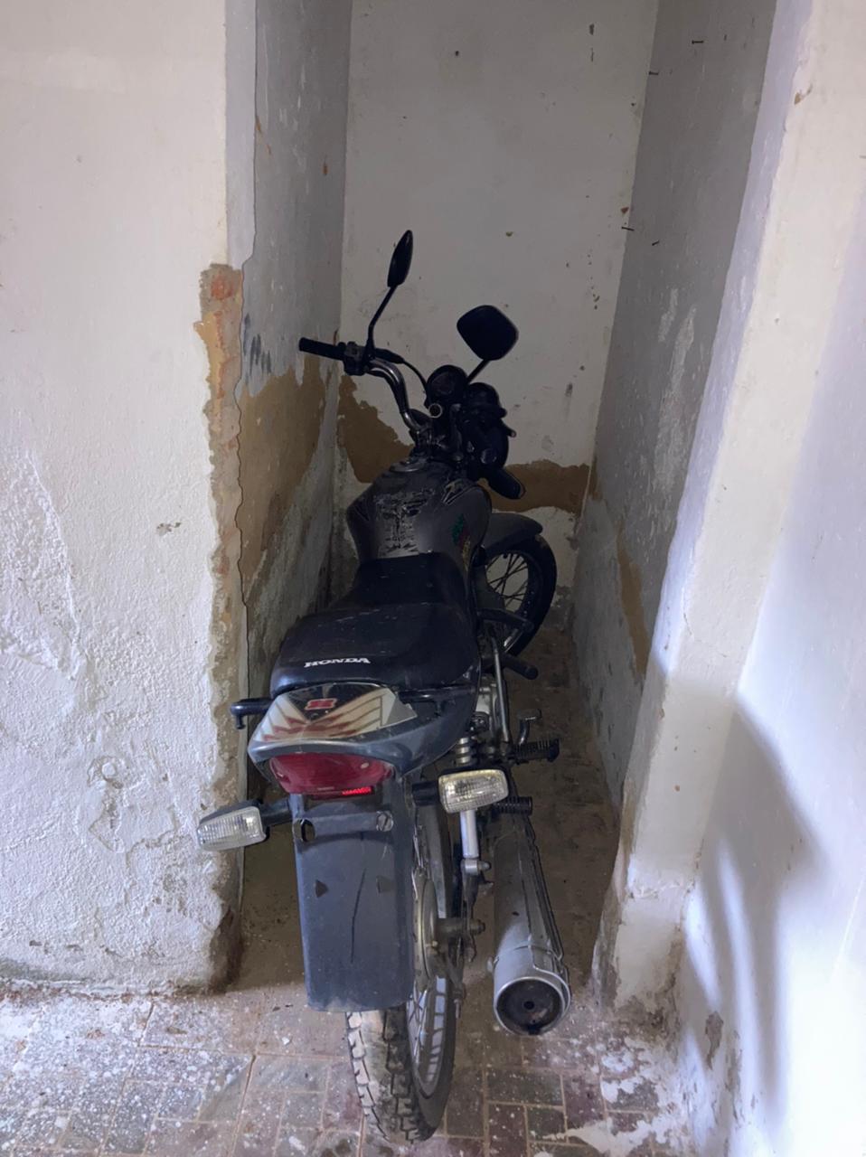 Motocicleta furtada é recuperada em Visconde do Rio Branco