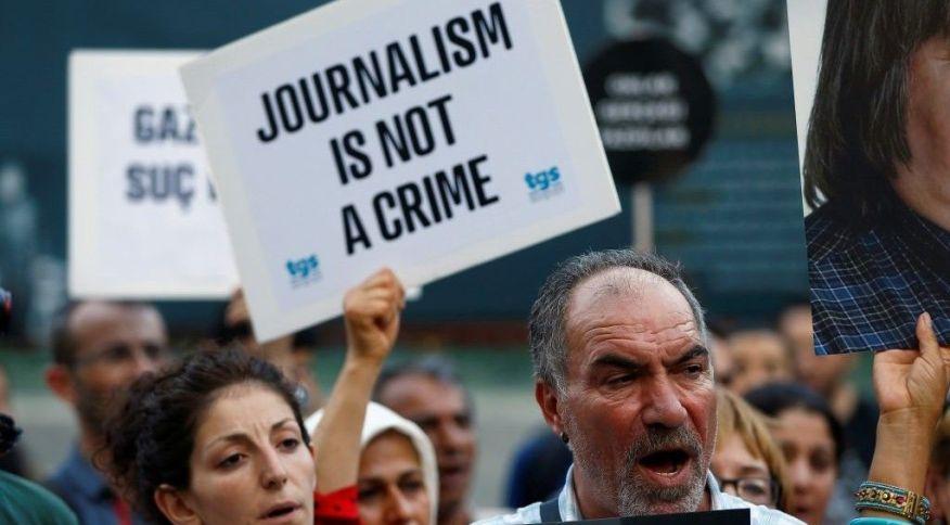Número de jornalistas presos bate recorde em 2021, aponta relatório