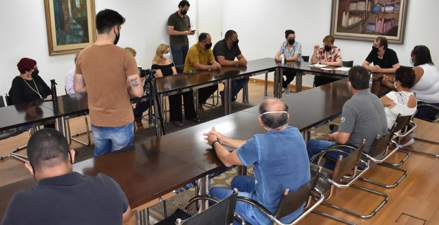 Prefeita anuncia pagamento de gratificação aguardada desde 2018 a profissionais da Saúde